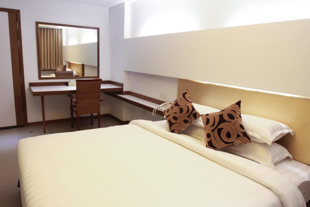 The Rgn City Lodge Γιανγκόν Εξωτερικό φωτογραφία