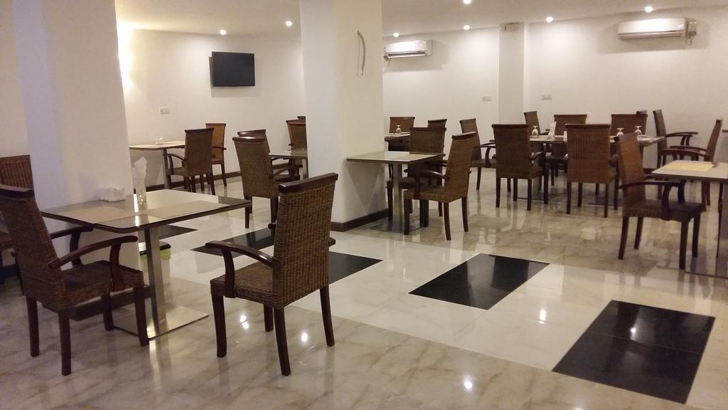 The Rgn City Lodge Γιανγκόν Εξωτερικό φωτογραφία