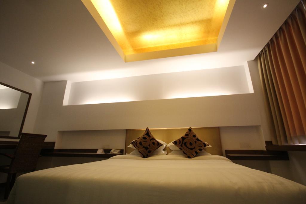 The Rgn City Lodge Γιανγκόν Εξωτερικό φωτογραφία
