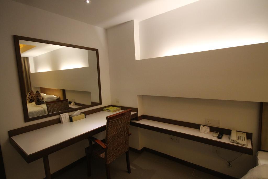 The Rgn City Lodge Γιανγκόν Δωμάτιο φωτογραφία