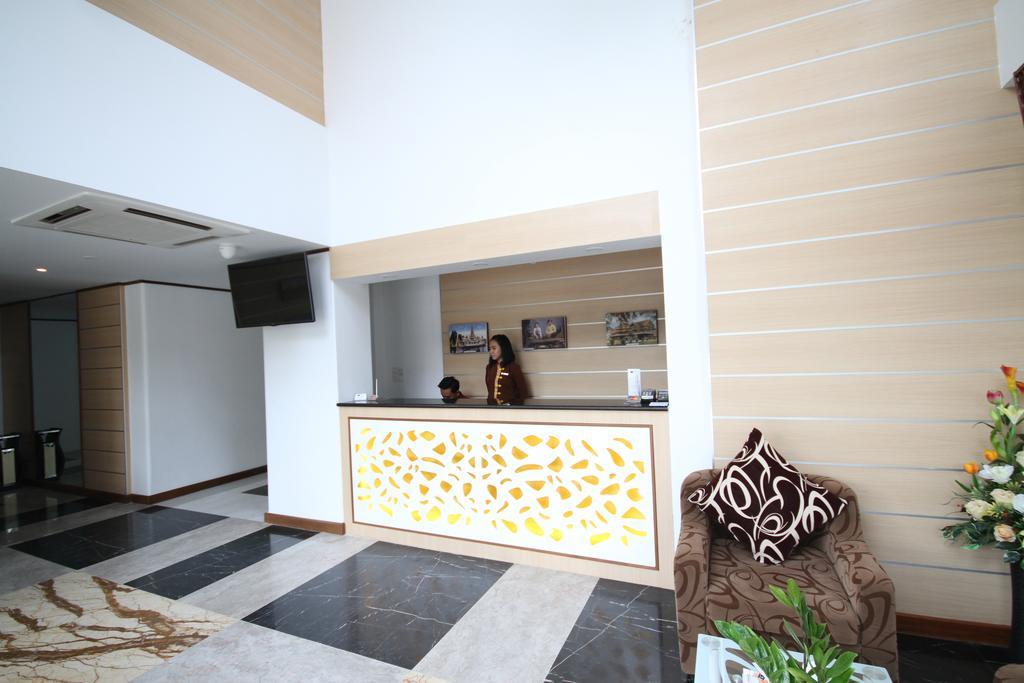 The Rgn City Lodge Γιανγκόν Εξωτερικό φωτογραφία