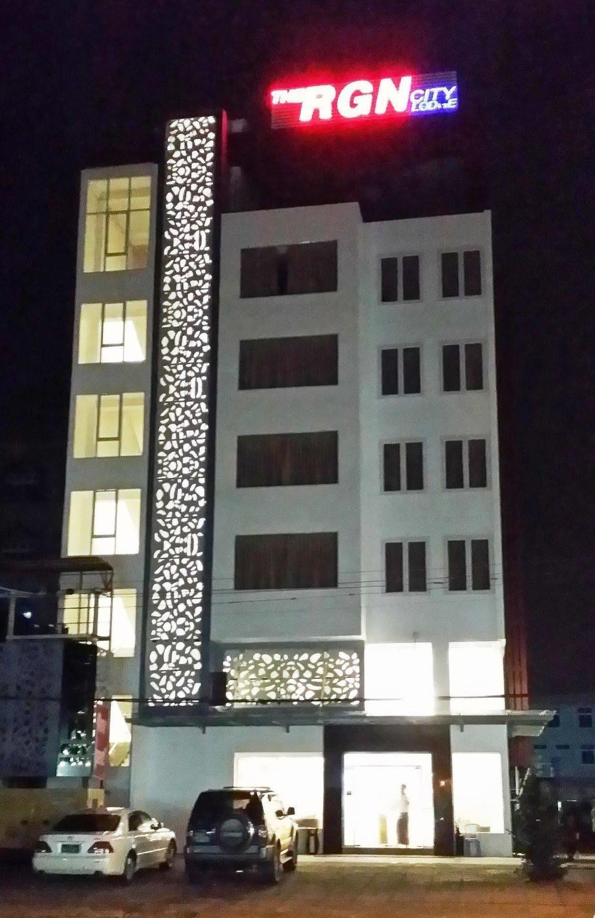 The Rgn City Lodge Γιανγκόν Εξωτερικό φωτογραφία