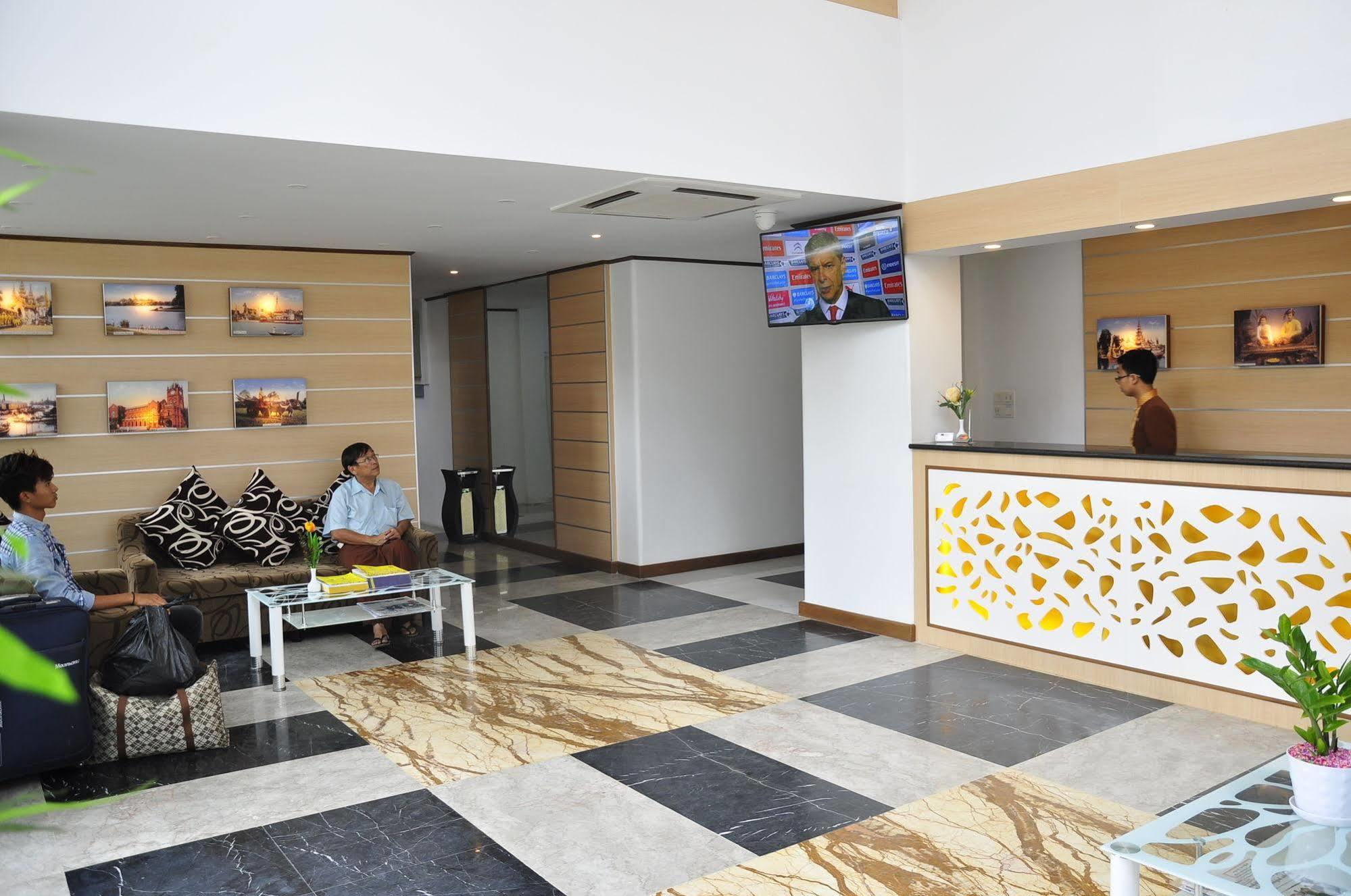 The Rgn City Lodge Γιανγκόν Εξωτερικό φωτογραφία