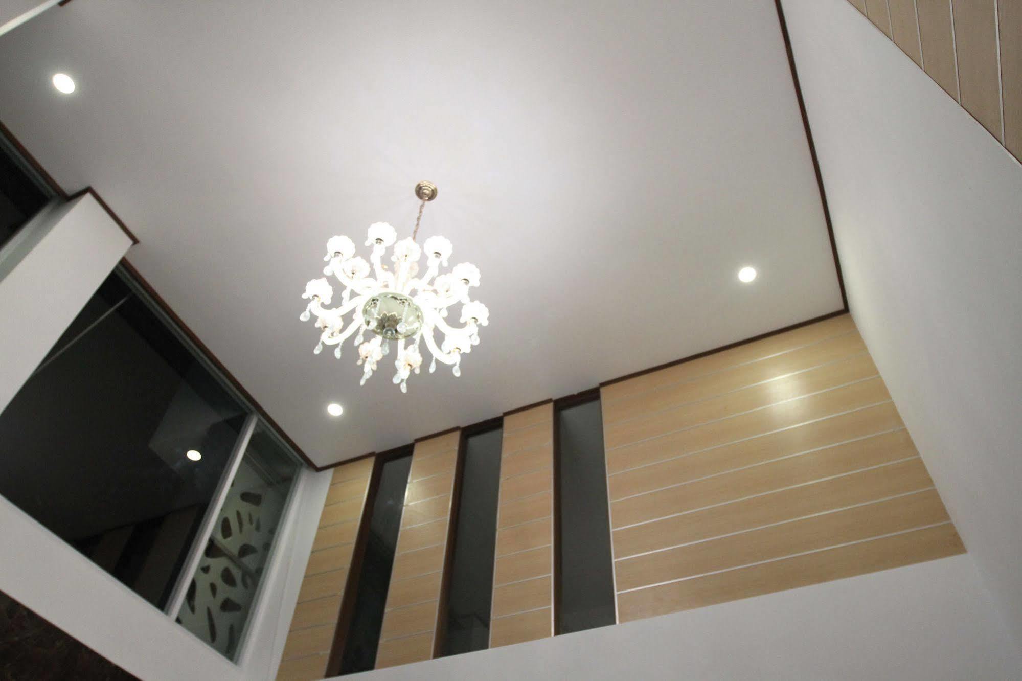 The Rgn City Lodge Γιανγκόν Εξωτερικό φωτογραφία